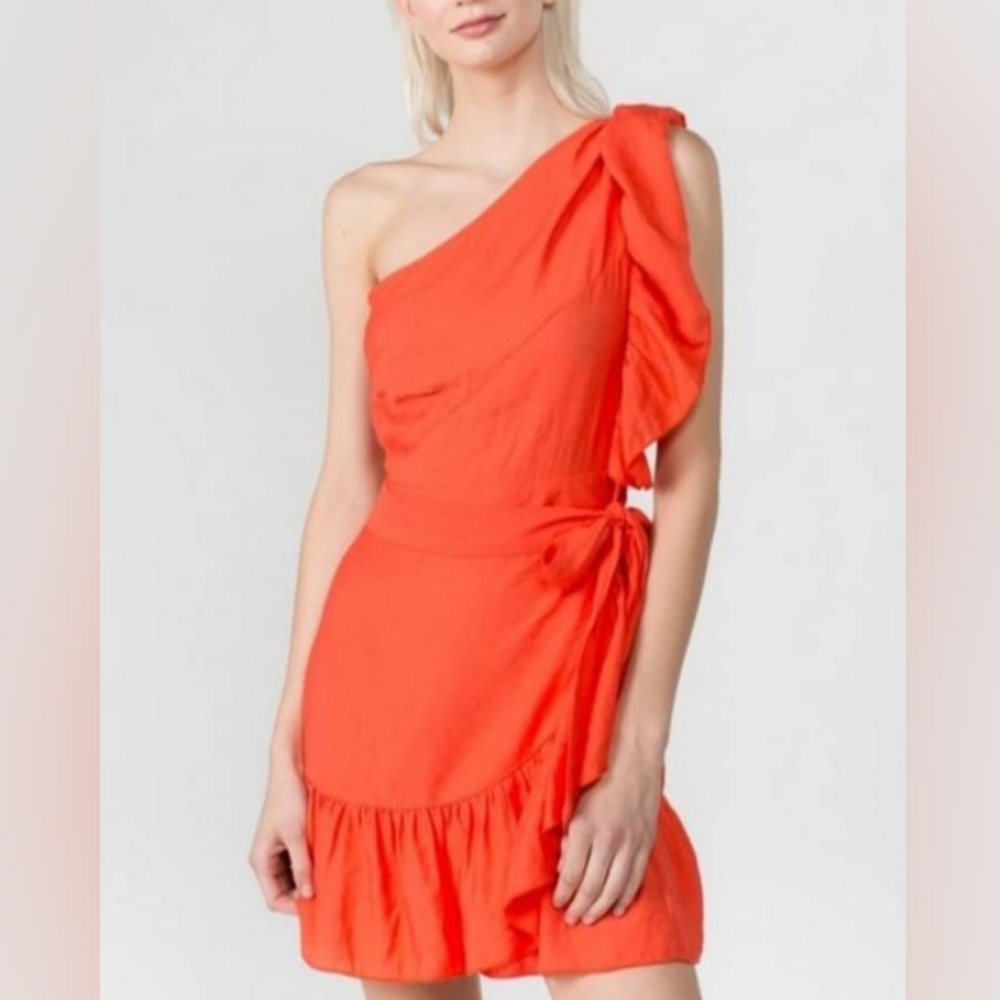 One shoulder-wrap around dress